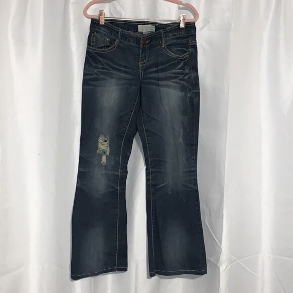Maurices dark Wash distressed bootcut flare jeans. 5/6 - Picture 1 of 8